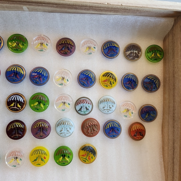 Czech buttons perfect condition - Picture 4 of 6